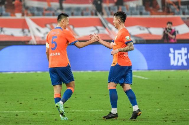 开云平台-泰山绝杀功臣直言运气不错：观察之后做出跑位决策