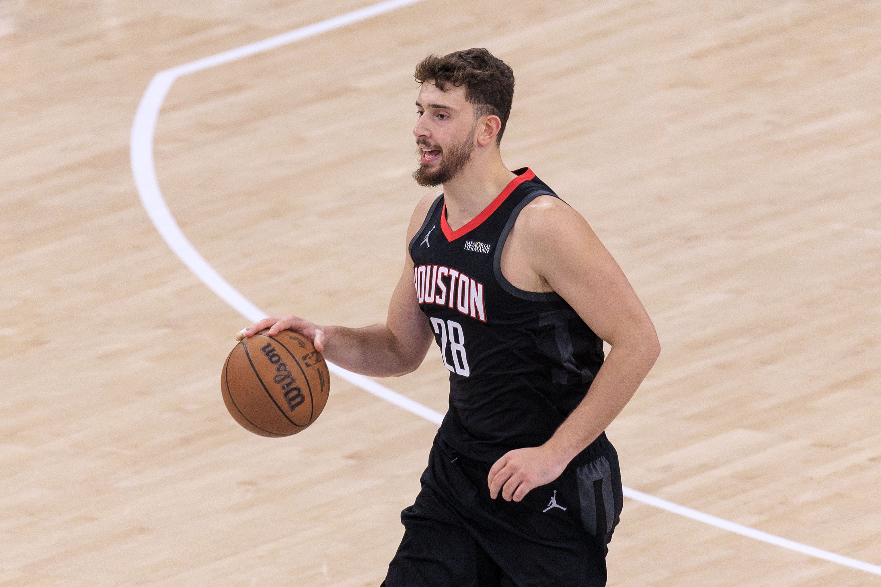 开云官方直播-🤡寸步不让！兰德尔被撤凳子走步违例&amp;申京立马走步回应