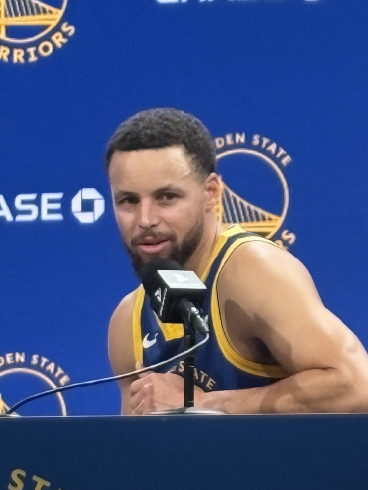 开云官方直播-库里：开局慢热投不进无需纠结 防守稳住了局面&amp;巴特勒带队追分